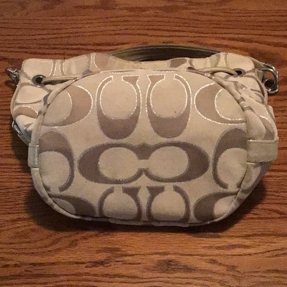 Coach Signature Shoulder Bag - Picture 3 of 8